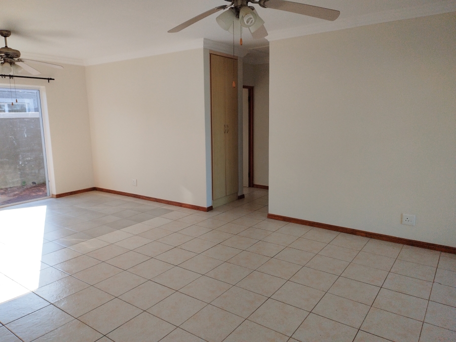 5 Bedroom Property for Sale in Wavecrest Eastern Cape